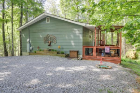 Quaint Smoky Mountain Cabin - 4 Mi to Gatlinburg!